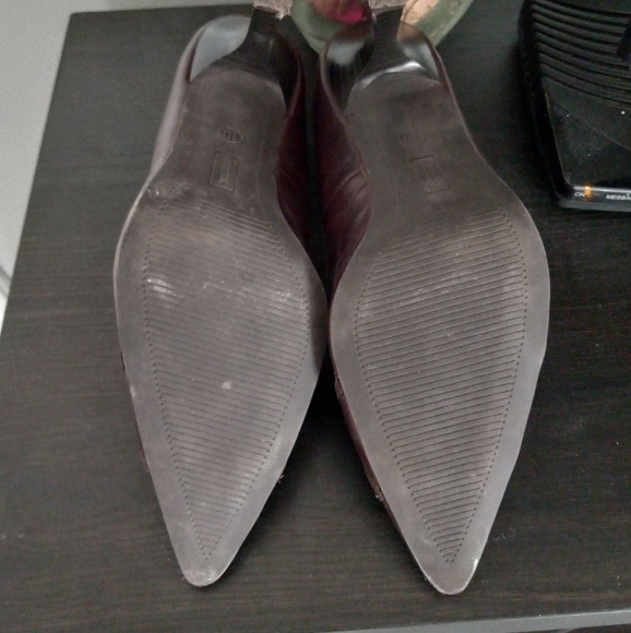 Pointed Toe Stiletto Heels - Picture 5 of 5